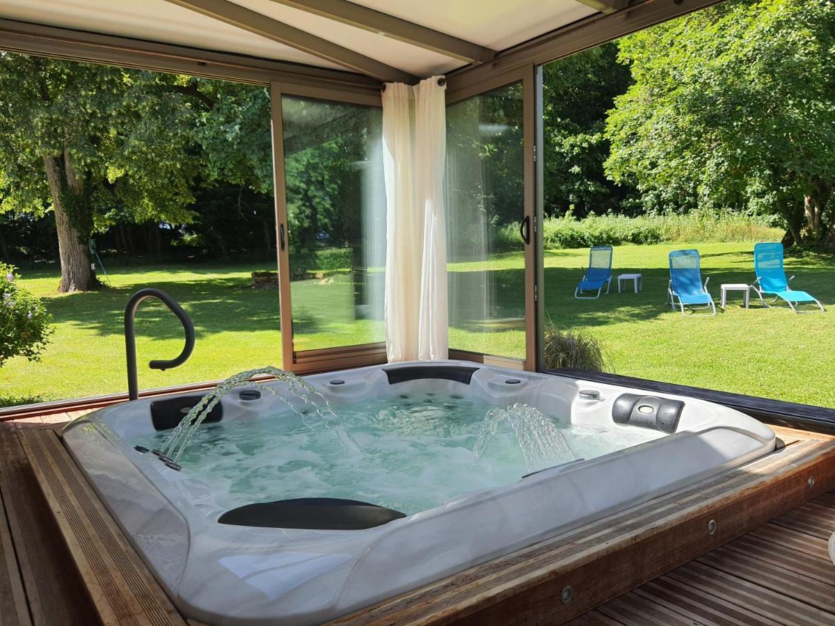 Les Mazeraies Maison D'Hotes Avec Spa Savonnières Kültér fotó