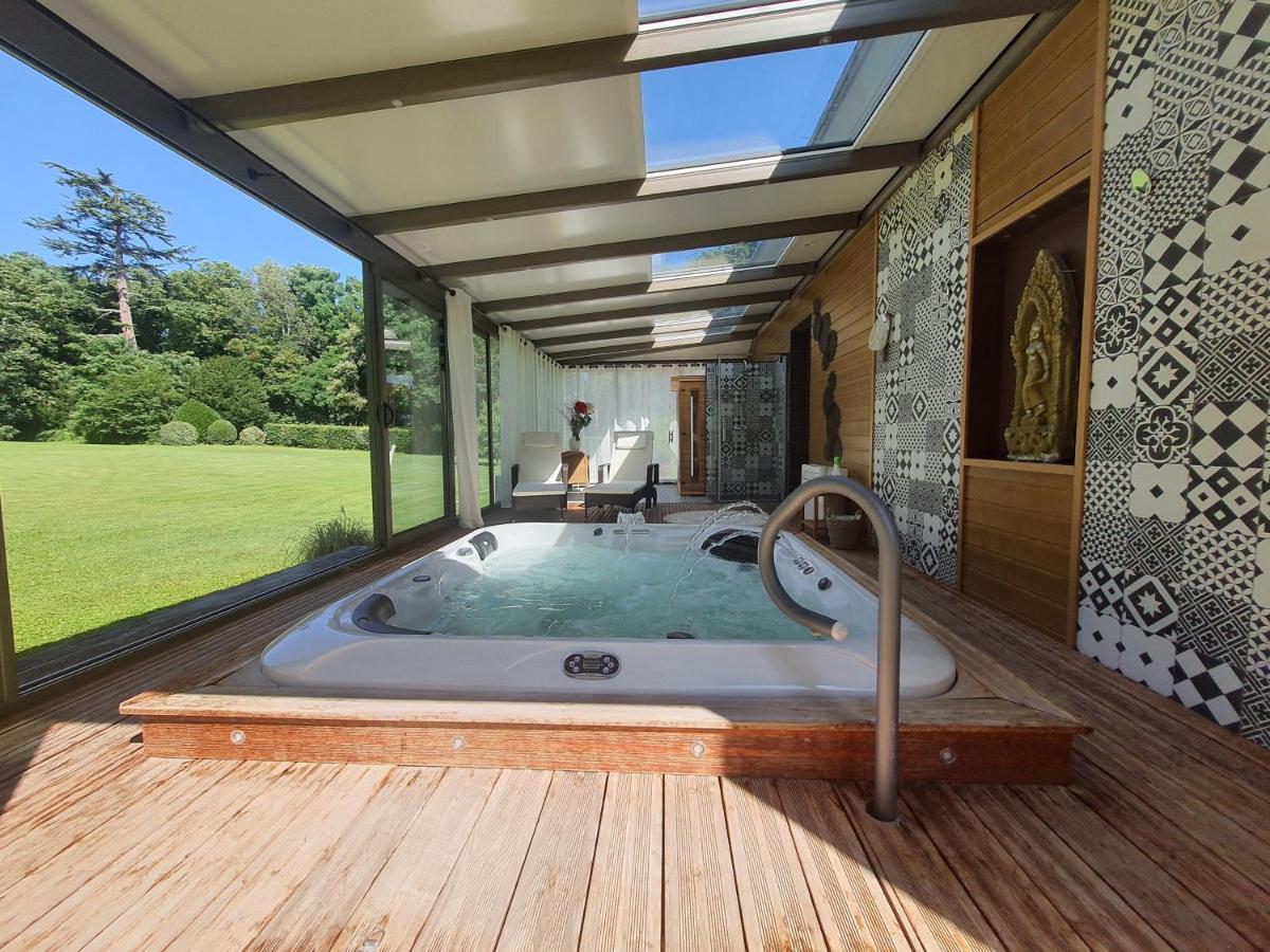 Les Mazeraies Maison D'Hotes Avec Spa Savonnières Kültér fotó