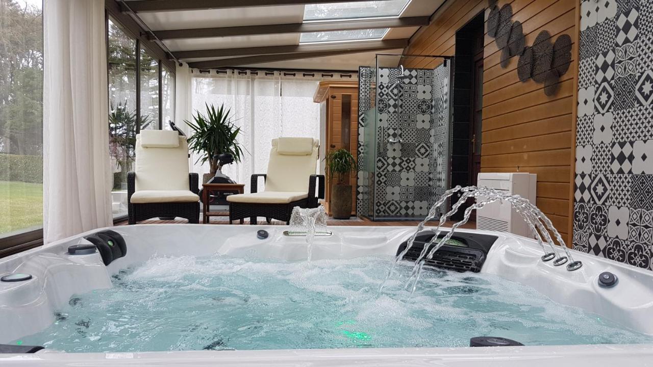 Les Mazeraies Maison D'Hotes Avec Spa Savonnières Kültér fotó