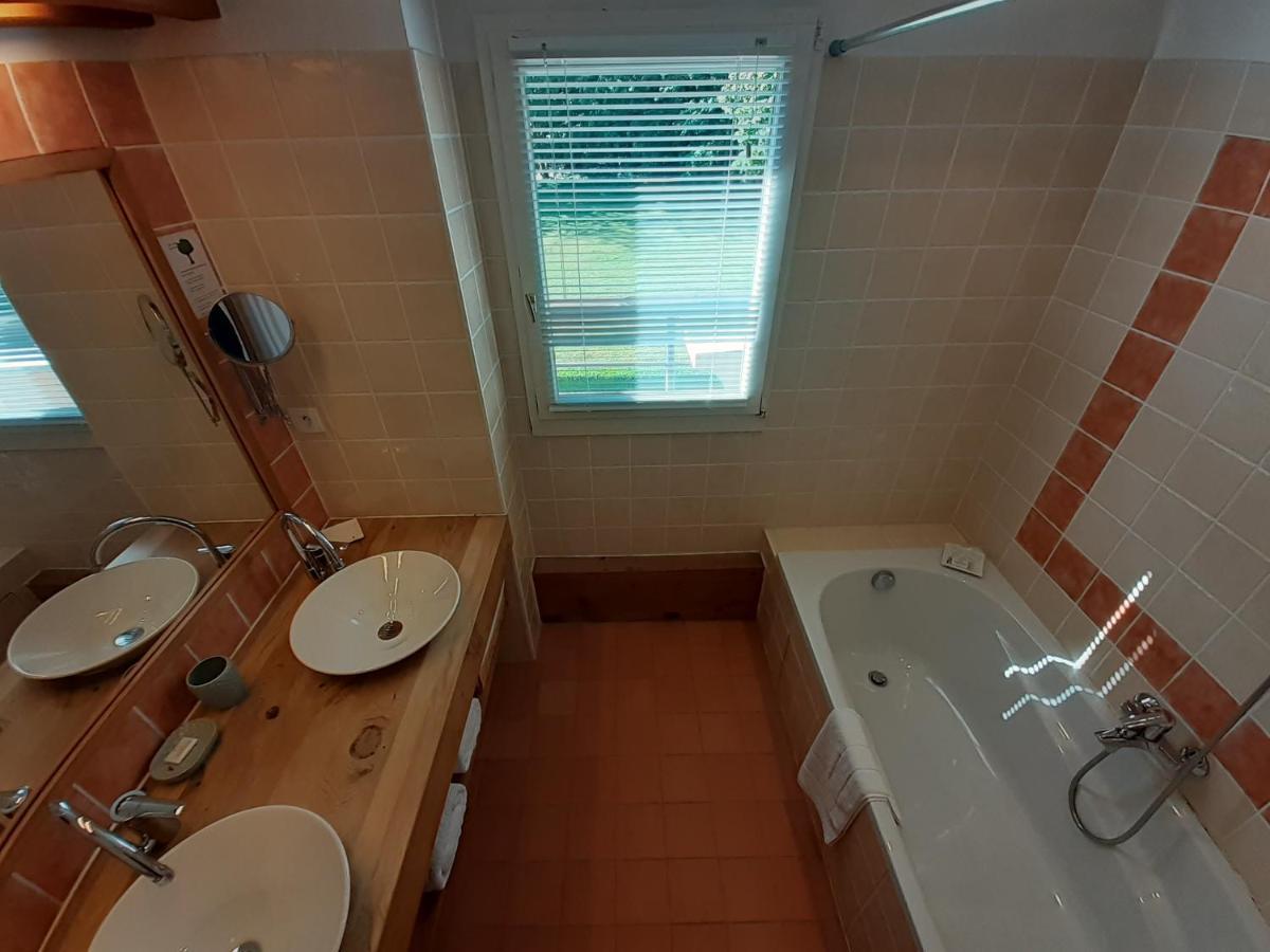 Les Mazeraies Maison D'Hotes Avec Spa Savonnières Kültér fotó